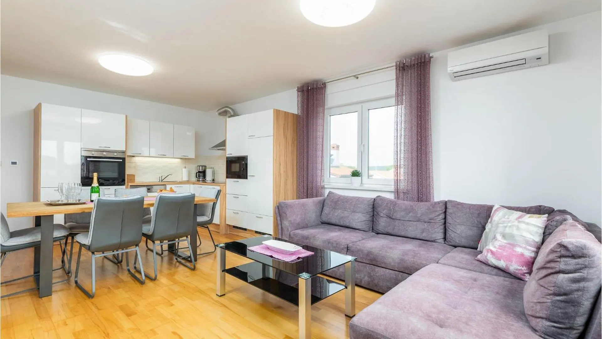 Lovely Apartment In Valbandon With Kitchen Fažana
