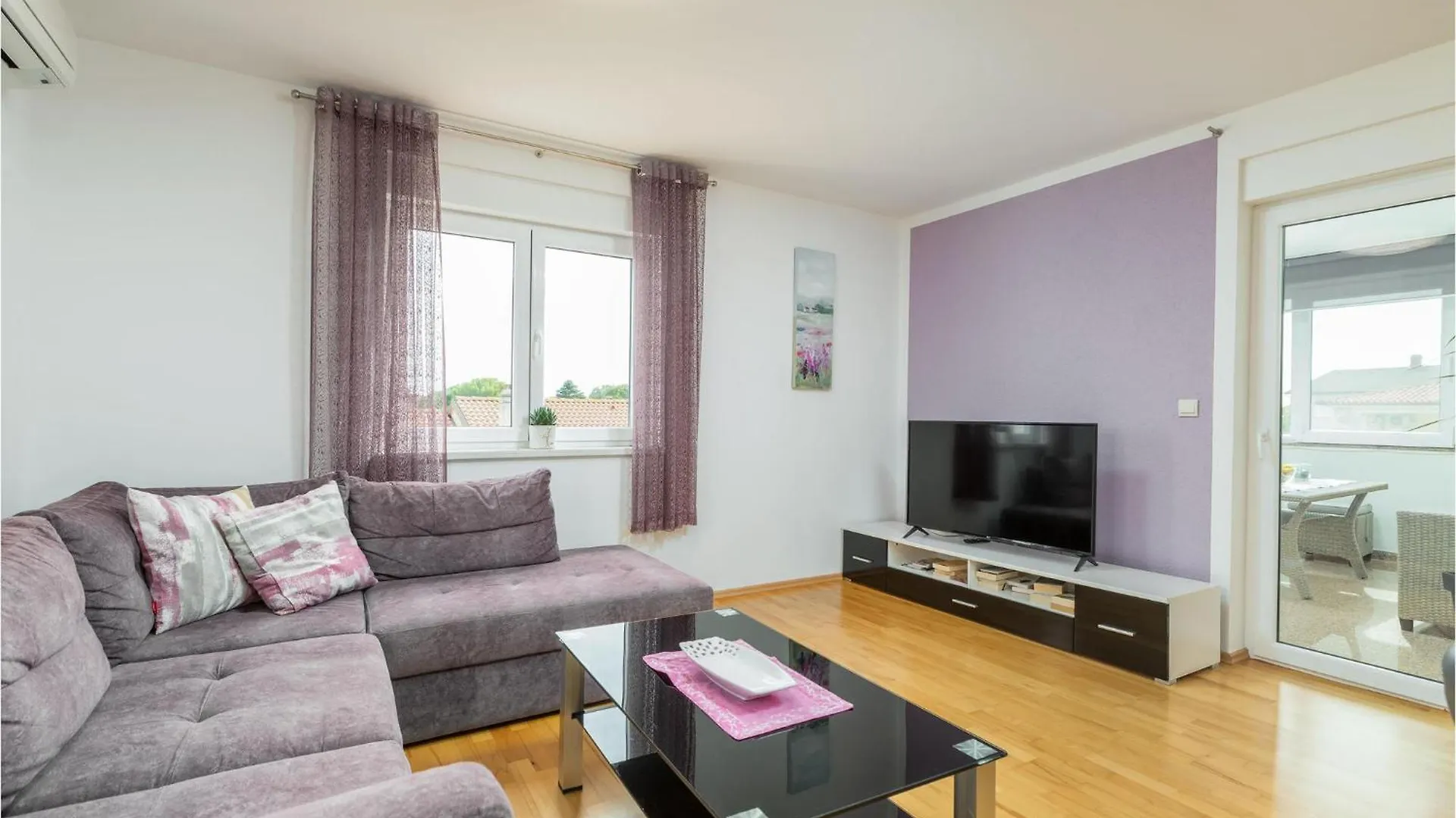 Lovely Apartment In Valbandon With Kitchen Fažana
