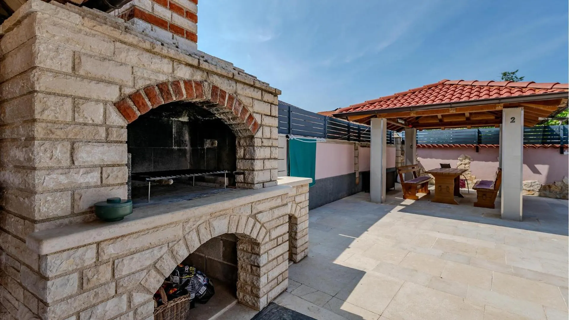 Lovely Apartment In Valbandon With Kitchen Fažana